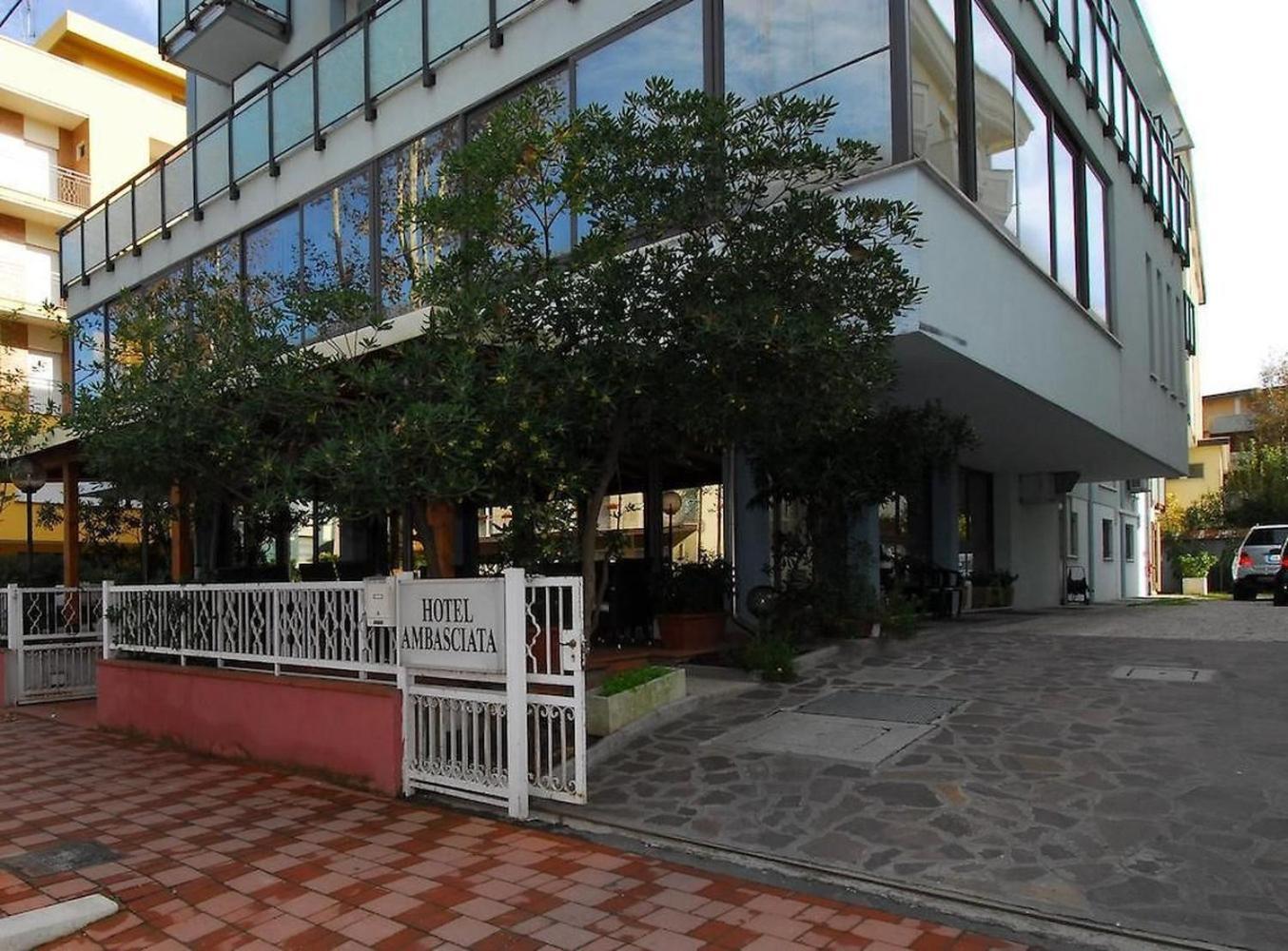 Hotel Ambasciata Cesenatico Buitenkant foto