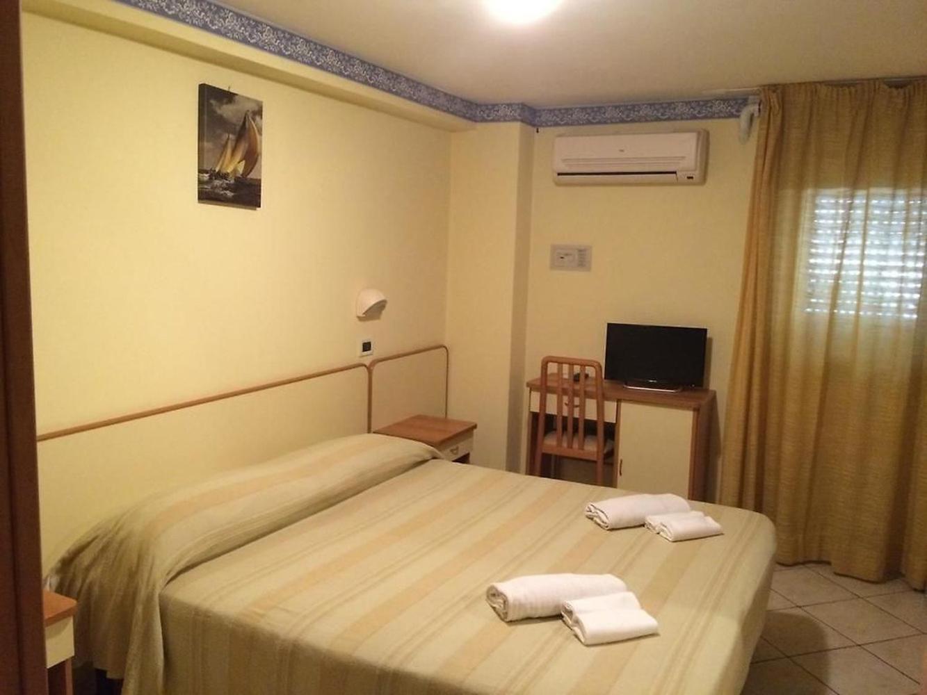 Hotel Ambasciata Cesenatico Buitenkant foto