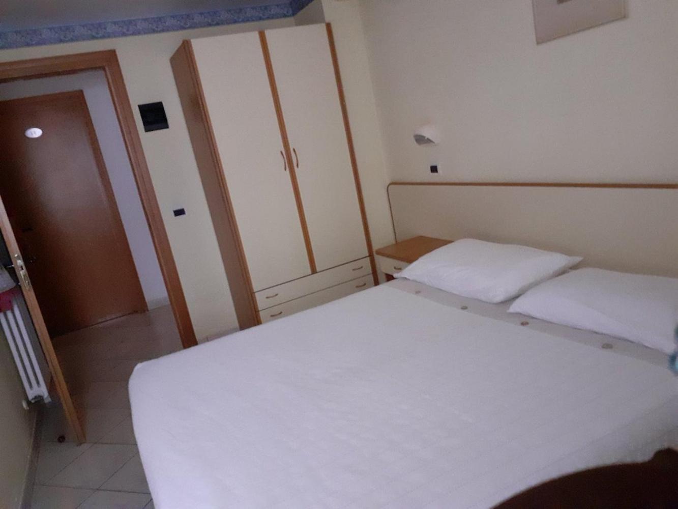 Hotel Ambasciata Cesenatico Buitenkant foto