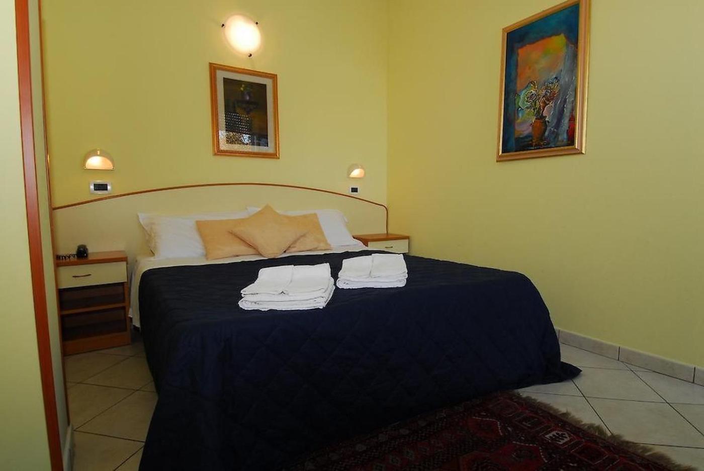 Hotel Ambasciata Cesenatico Buitenkant foto