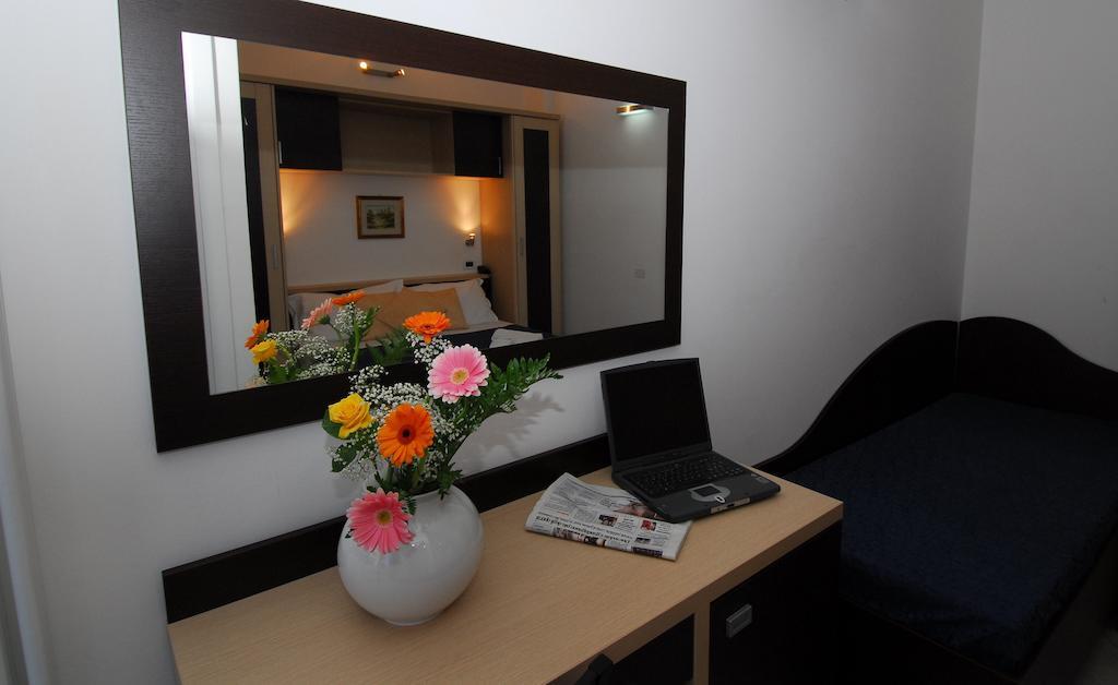 Hotel Ambasciata Cesenatico Kamer foto